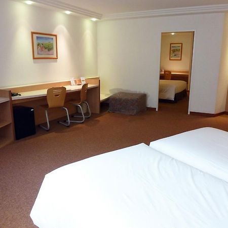 Hotel Tropical Les Escaldes Bagian luar foto
