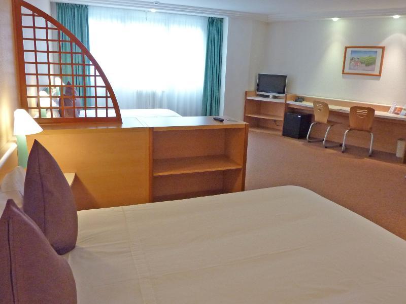 Hotel Tropical Les Escaldes Bagian luar foto