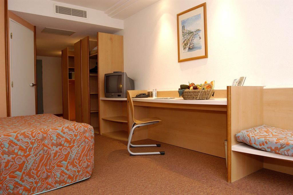 Hotel Tropical Les Escaldes Bagian luar foto