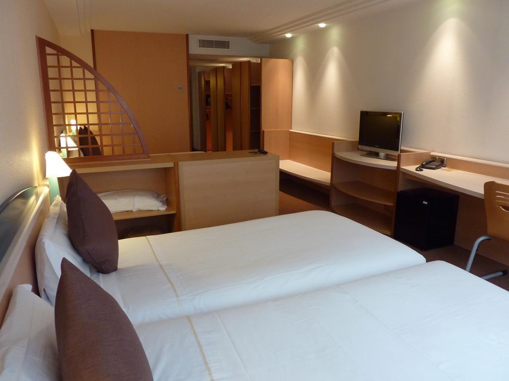 Hotel Tropical Les Escaldes Ruang foto