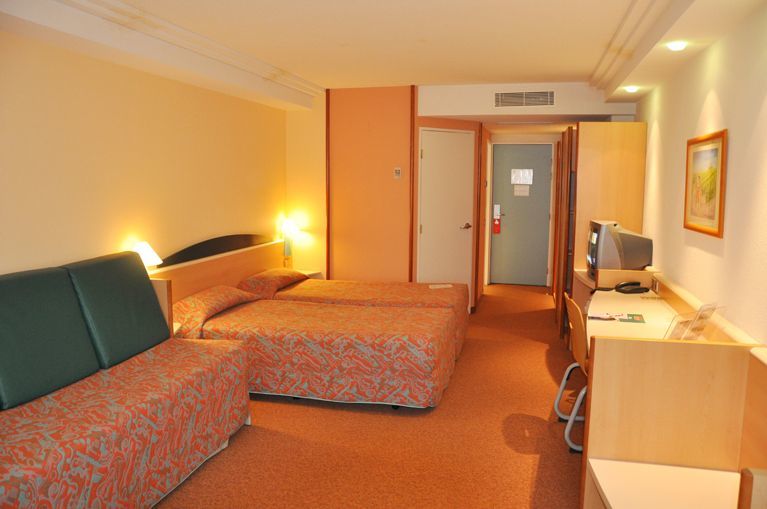 Hotel Tropical Les Escaldes Bagian luar foto
