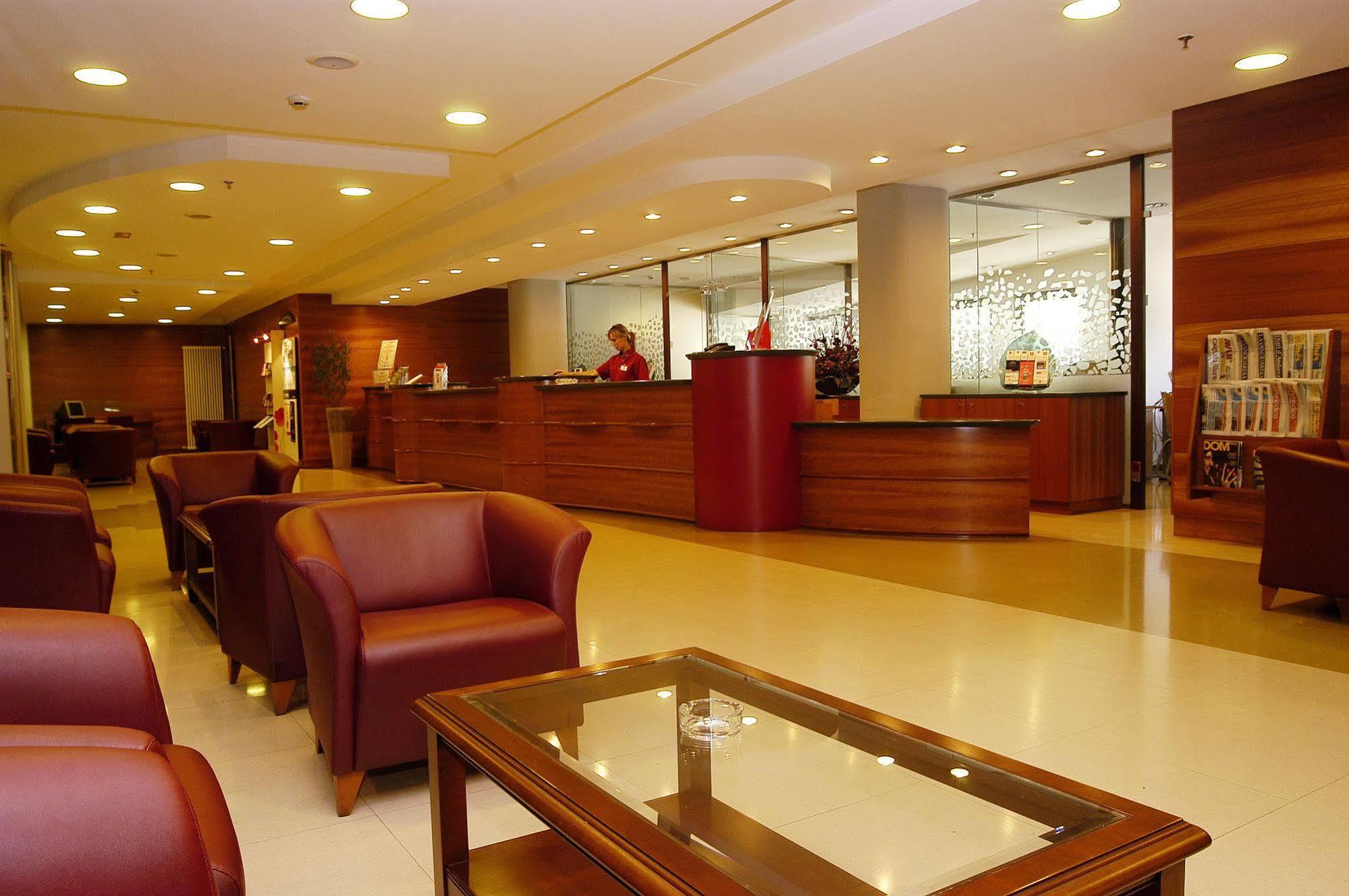 Hotel Tropical Les Escaldes Bagian luar foto