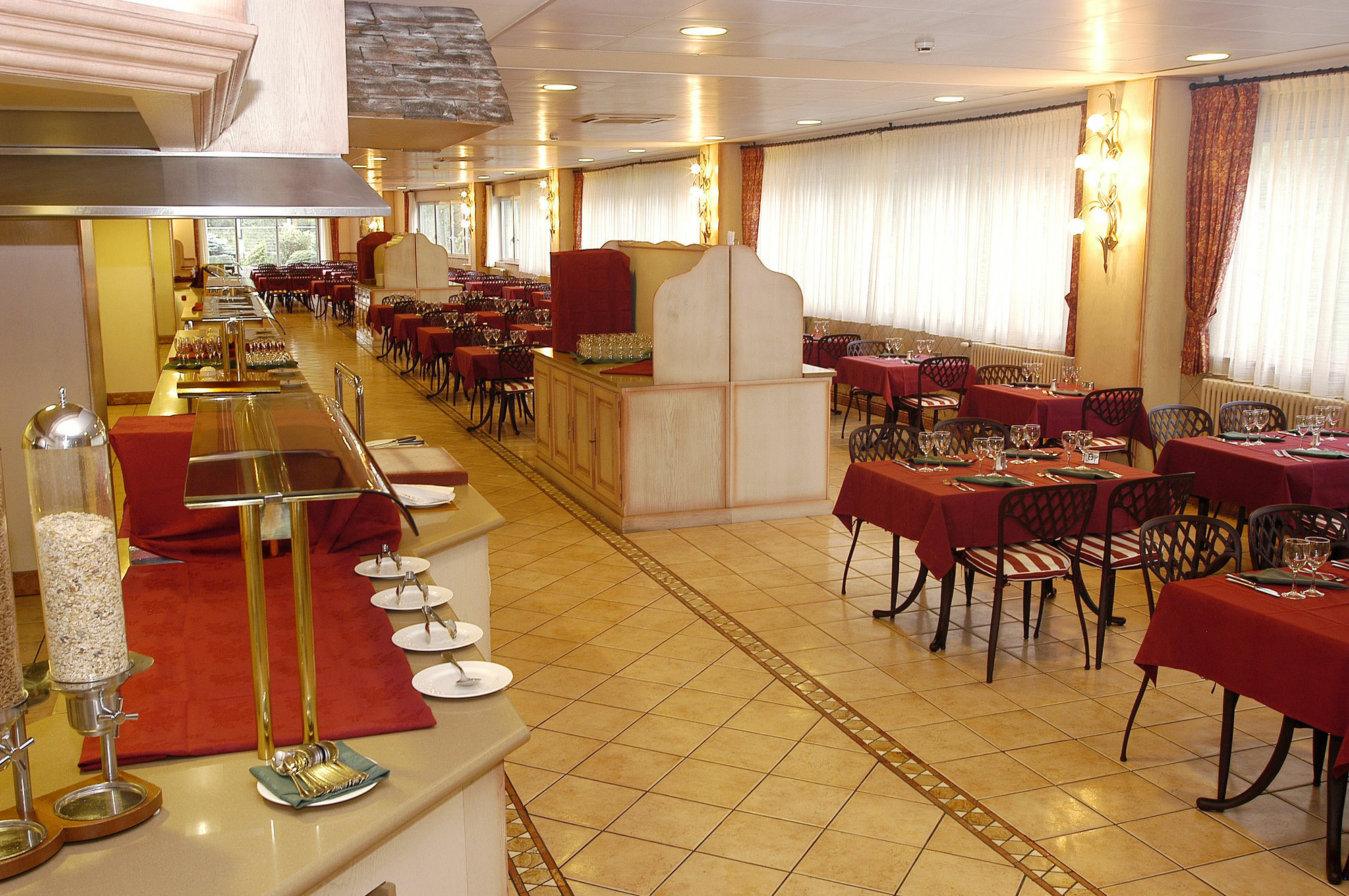 Hotel Tropical Les Escaldes Bagian luar foto